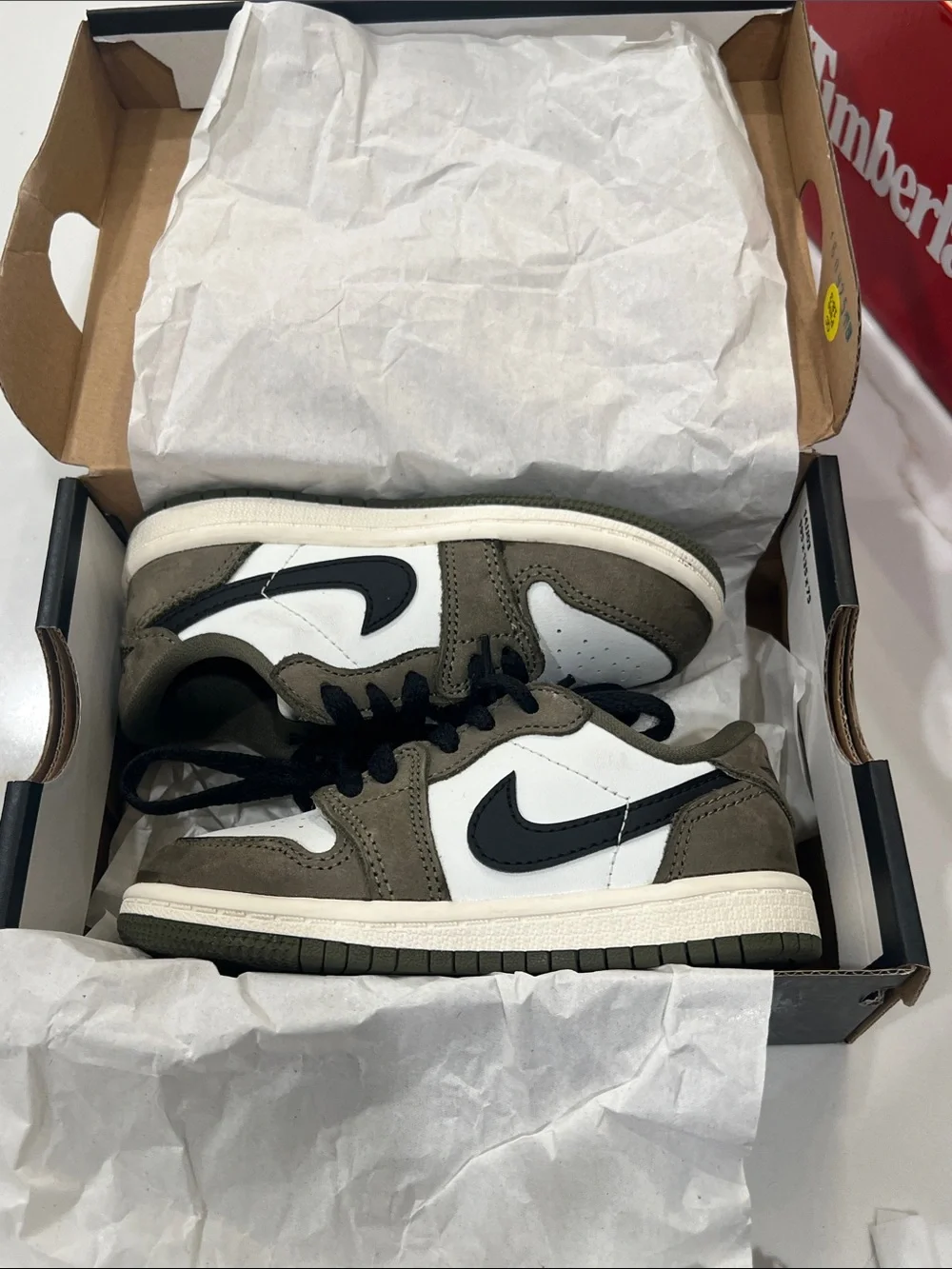 Jordan Black and Gold Shoe Box